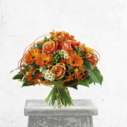 Jeanne - Un bouquet rond orangé.