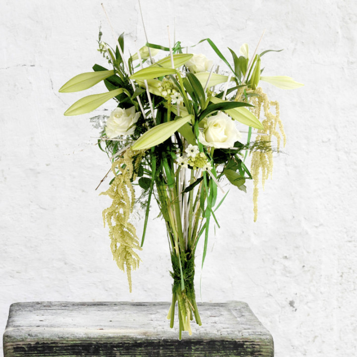 Caprice - Un bouquet blanc d'un effet élancé.