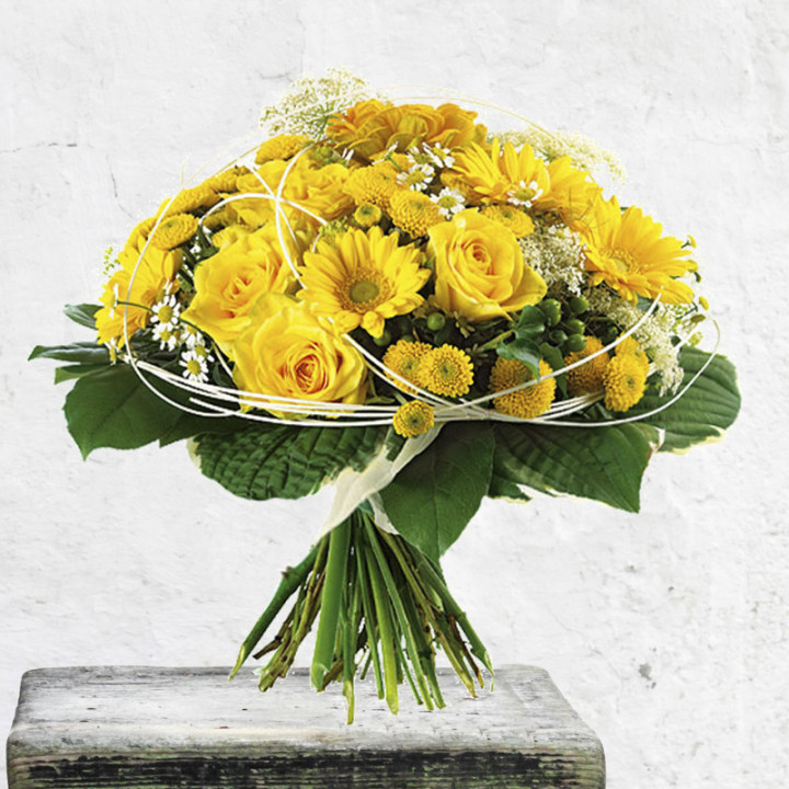 Zoé - Un bouquet rond tout en jaune.
