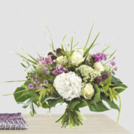 Poésie - Bouquet rond, champêtre, rose et blanc.