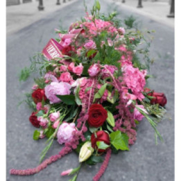 Valparaiso - Dessus de cercueil rouge, rose et vert.