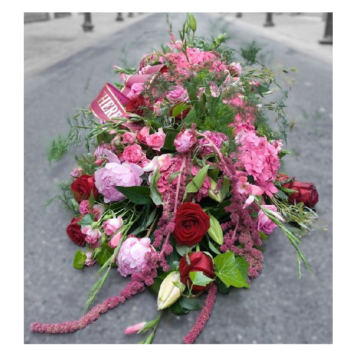 Valparaiso - Dessus de cercueil rouge, rose et vert.
