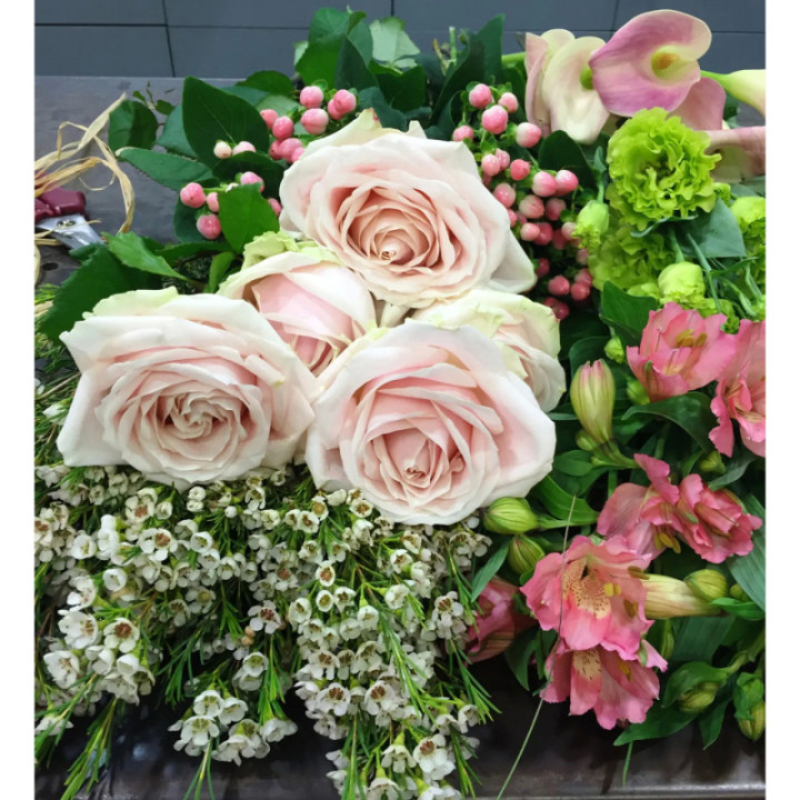 Bouquet de l'instant Rose - Un bouquet de fleurs roses de saison fait dans l'instant.