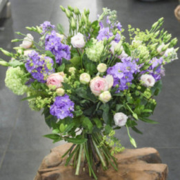 Lya - Un bouquet champêtre violet et vert
