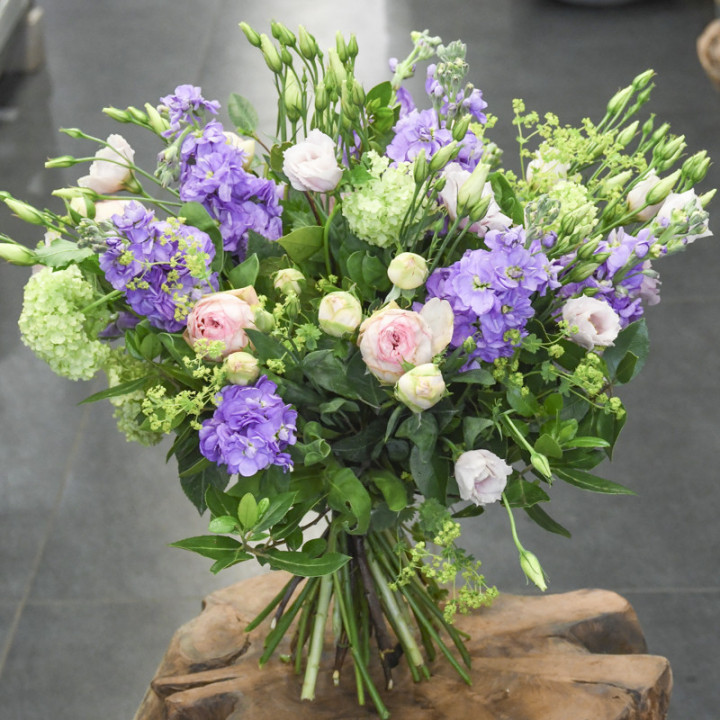 Lya - Un bouquet champêtre violet et vert